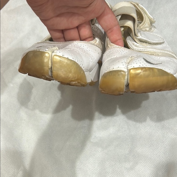 vintage nike tabi sneakers 🪽🪽 - Picture 2 of 6